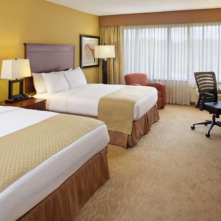 Doubletree By Hilton Fayetteville Extérieur photo