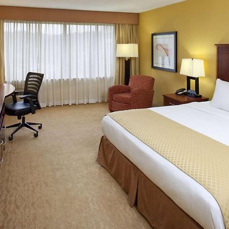 Doubletree By Hilton Fayetteville Extérieur photo