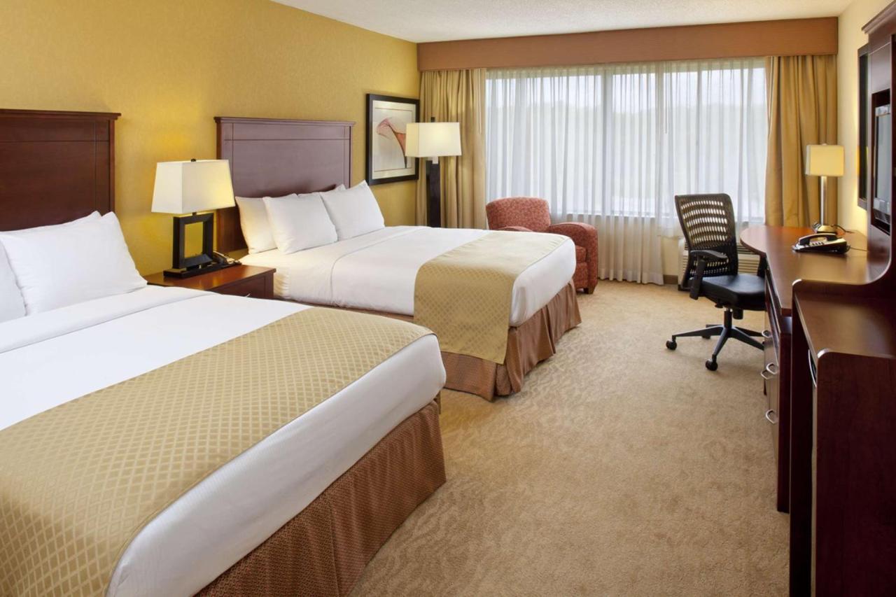 Doubletree By Hilton Fayetteville Extérieur photo