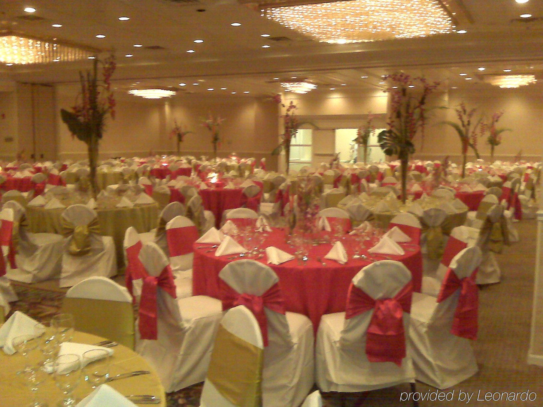 Doubletree By Hilton Fayetteville Extérieur photo