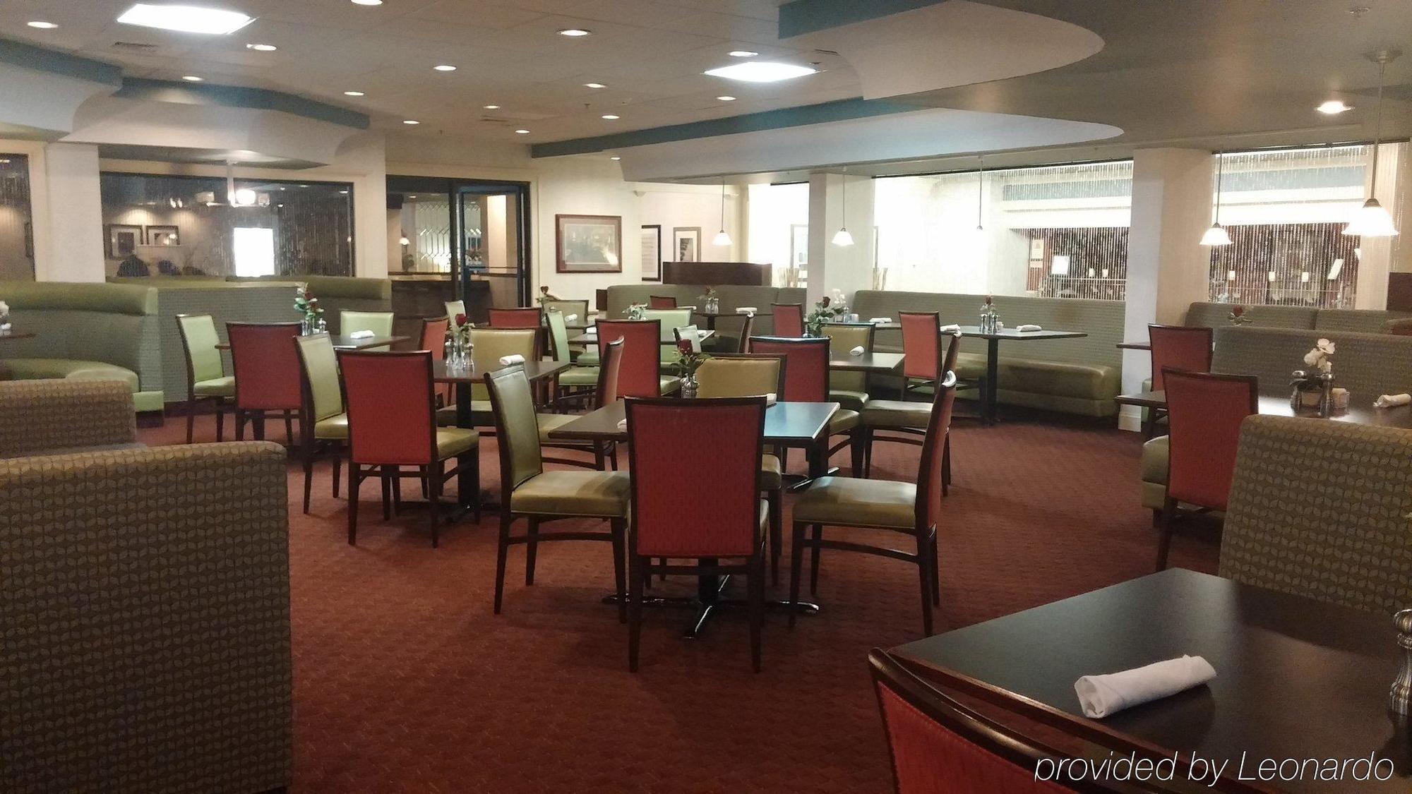 Doubletree By Hilton Fayetteville Extérieur photo