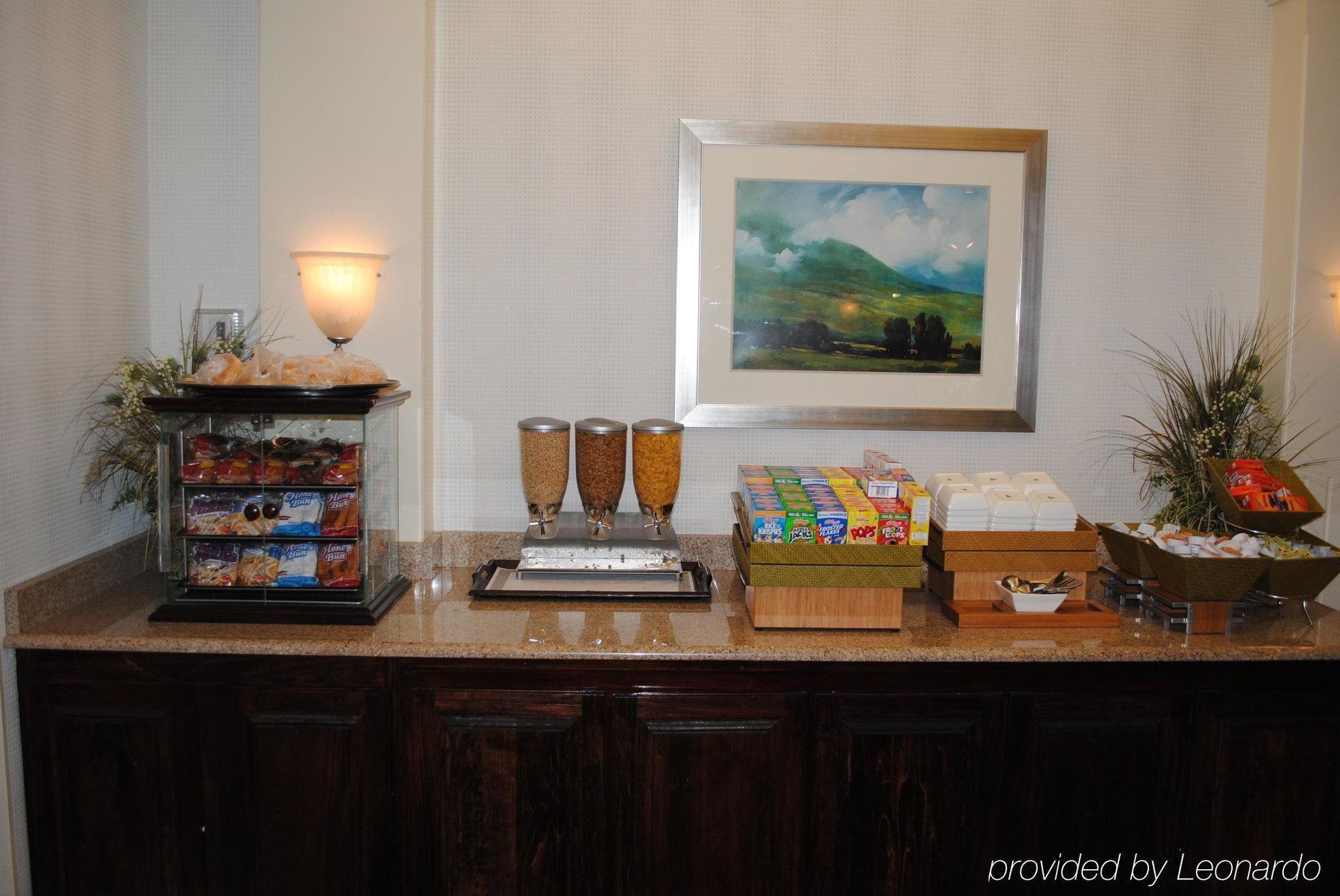 Doubletree By Hilton Fayetteville Extérieur photo