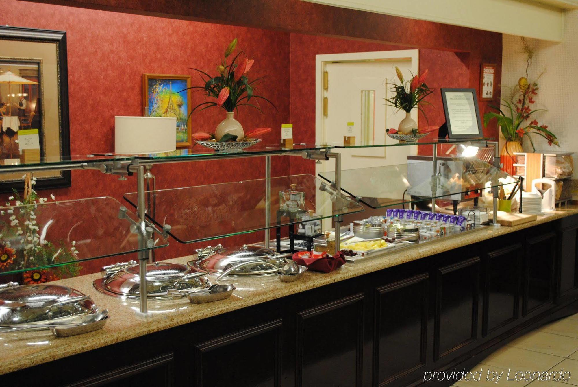 Doubletree By Hilton Fayetteville Extérieur photo